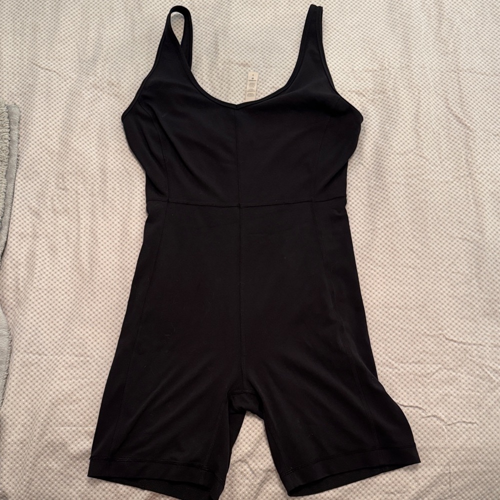 Lululemon black romper size 6